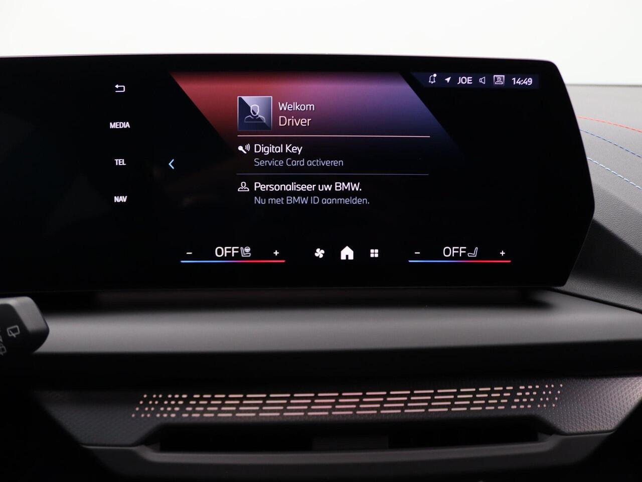 BMW 1-SERIE 120 M Sportpakket Pro | Premium Pack | Comfort Access | Driving Assistant | Parking Assistant | Harman Kardon | 19''