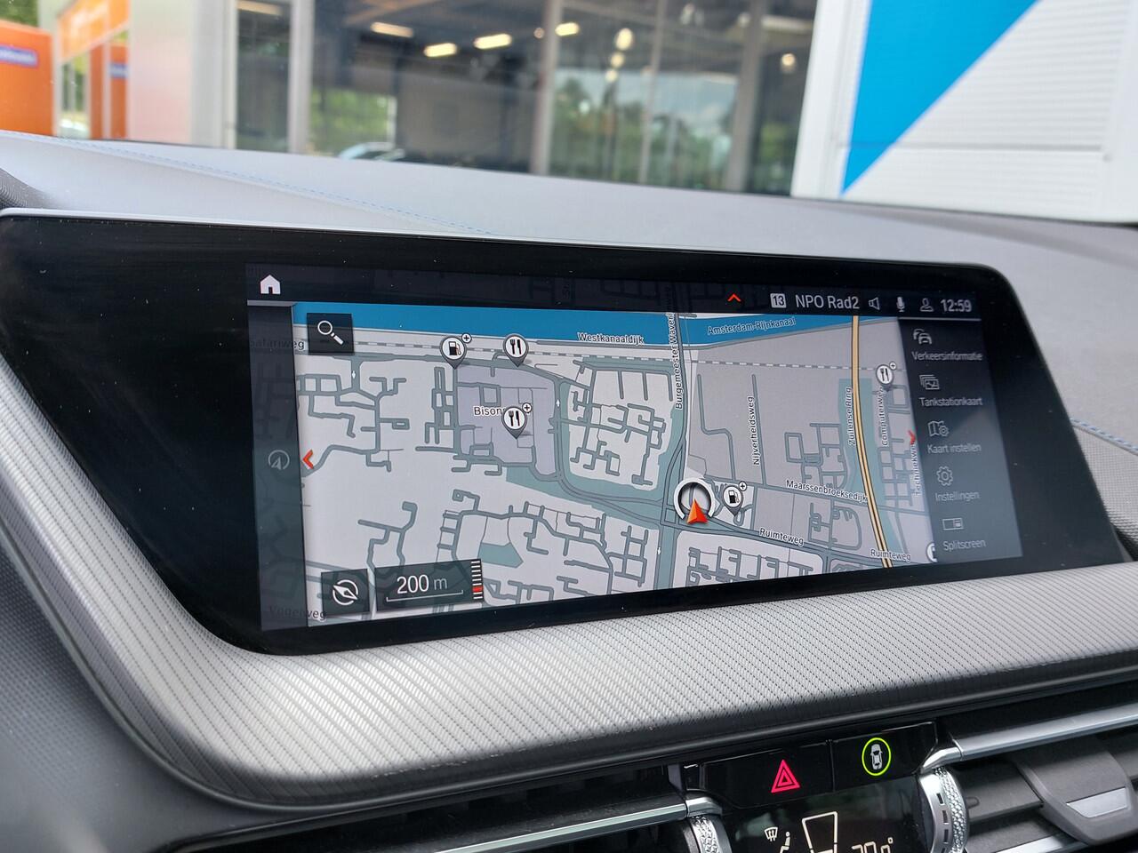 BMW 1-SERIE 116i Automaat Business Edition M-Sport | Navi | Apple Carplay+Android Auto | Clima | Cruise | Led Koplampen | Panorama Schuifdak | Pdc V+A+Camera | Licht+Regensensor | Privacy Glass | 17''lm