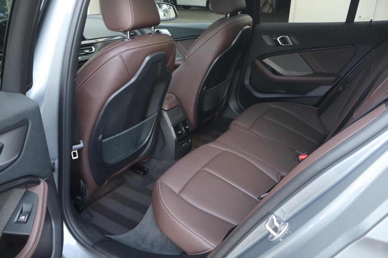 BMW 1-SERIE 118i M-Sport Business Edition Plus NL-Auto!! Harm.Kardon I Stoel+Stuurverwarming