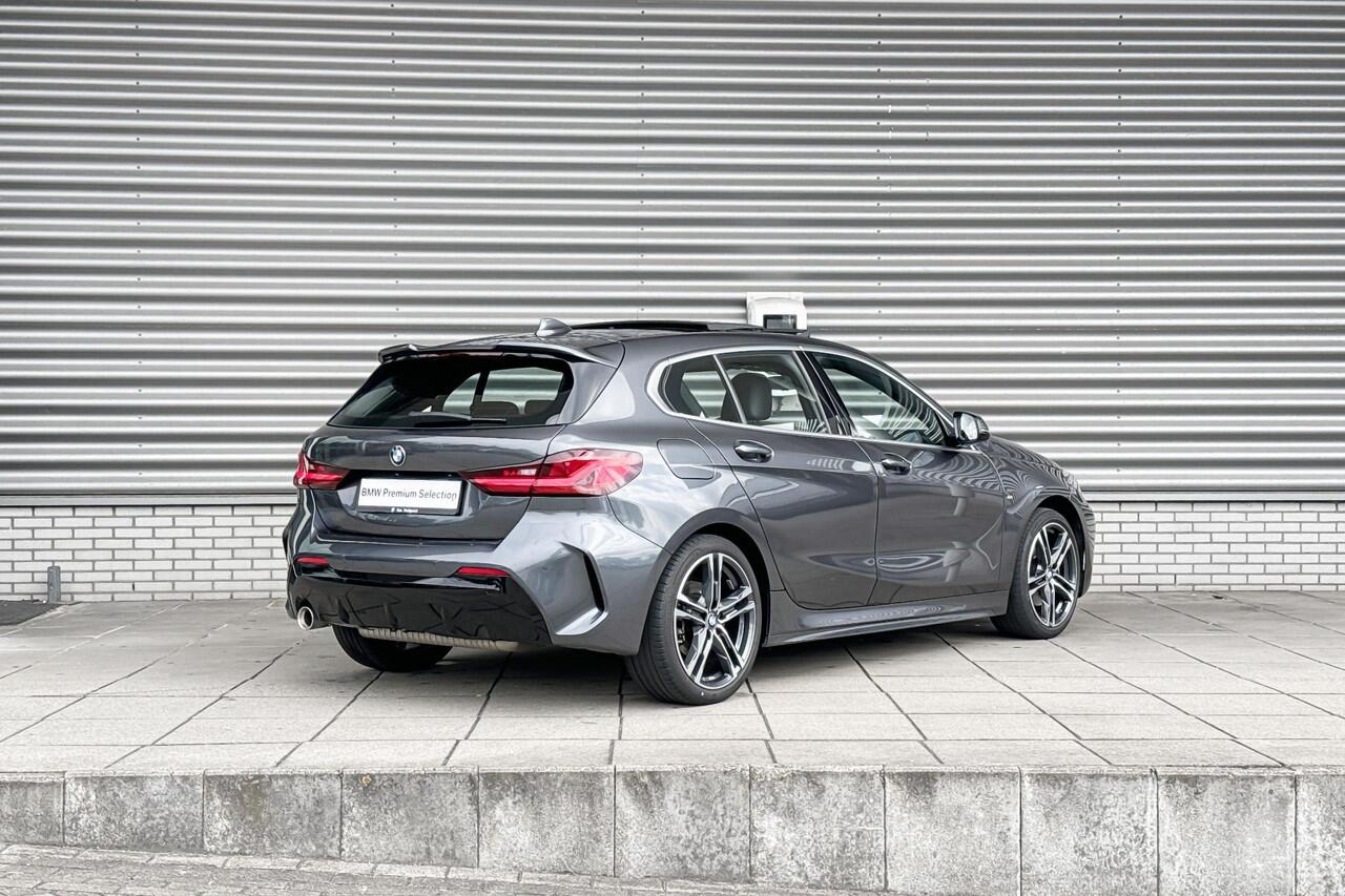 BMW 1-SERIE 118i High Executive / M Sport / Glazen panoramadak