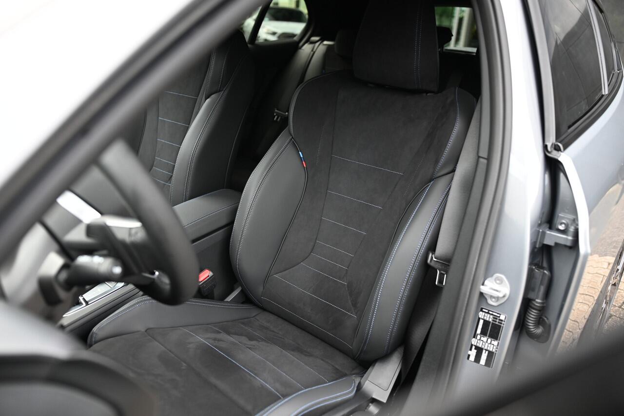 BMW 1-SERIE 120 M Sport Automaat / Sportstoelen / Achteruitrijcamera / M Adaptief onderstel / Parking Assistant / Stoelverwarming