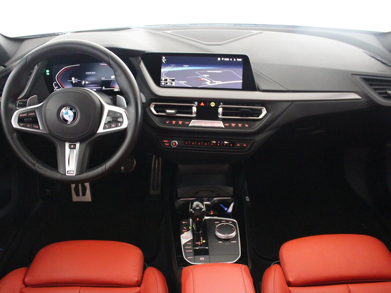 BMW 1-SERIE M135i xDrive High Executive Edition | Leder | H&K | HUD | Camera |*