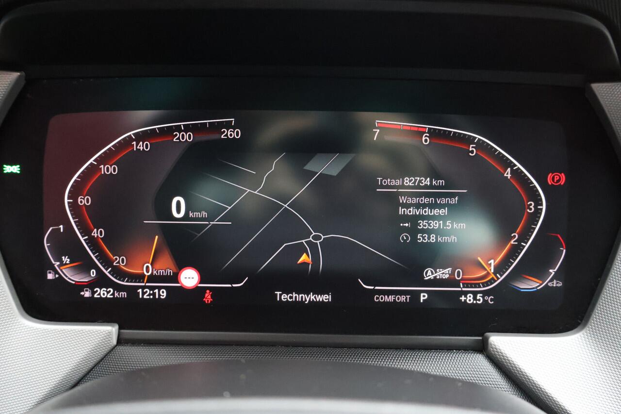 BMW 1-SERIE 118i Executive | Origineel NL | Virtual Cockpit | Cruise Control | Navigatie |