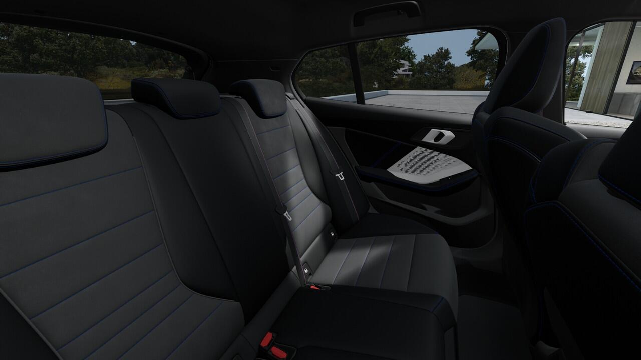 BMW 1-SERIE 120 M Sport Automaat / Sportstoelen / Achteruitrijcamera / M Adaptief onderstel / Comfort Access / Adaptieve LED / Stoelverwarming