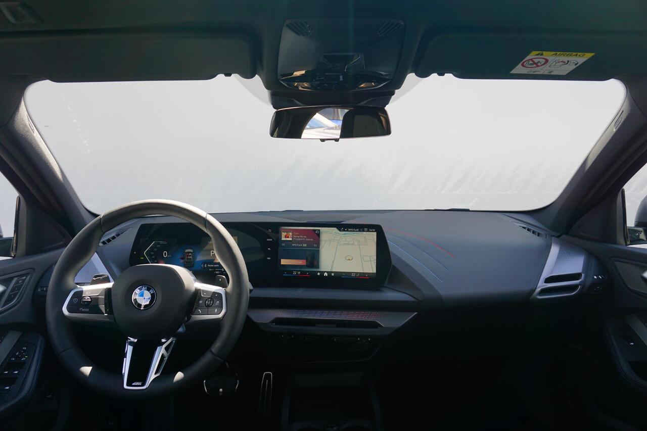 BMW 1-SERIE 120 5-deurs | M Sportpakket Pro | Premium Pack