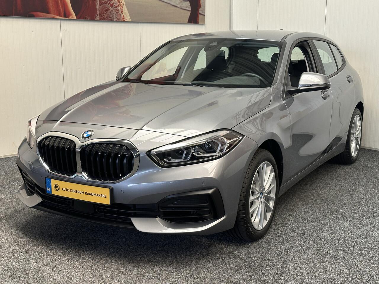 BMW 1-SERIE 116 NIEUWSTAAT !!! NAVIGATIE CRUISE CONTROL STOEL EN STUURVERWARMING APPLE CARPLAY/ANDROID ACHTERUITRIJCAMERA PDC ZEER MOOI !! 3010