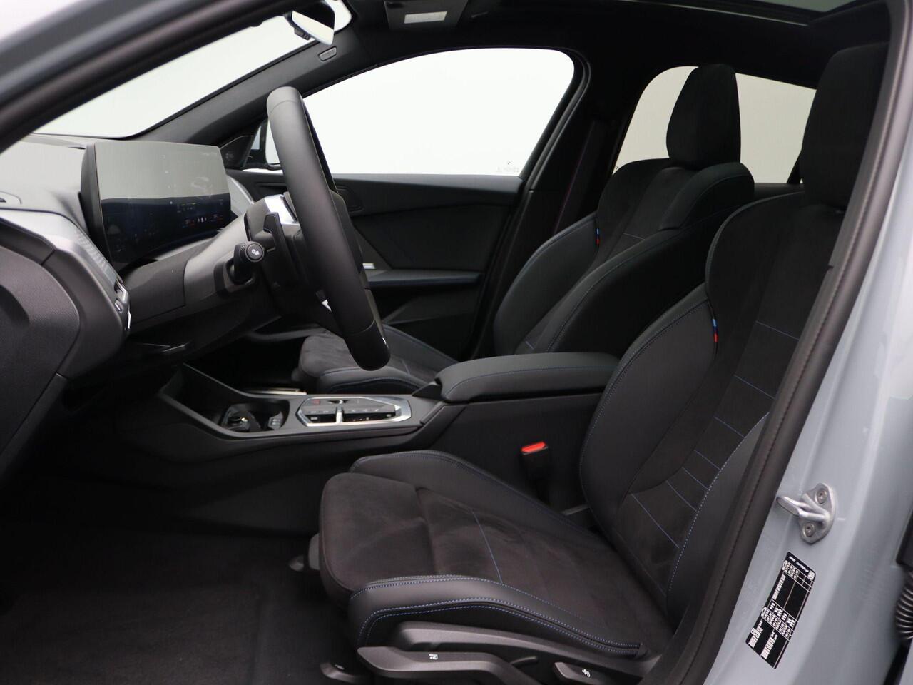 BMW 1-SERIE 120 M Sportpakket Pro | Premium Pack | Stuurwielrand Verwarmd | M Adaptief onderstel | Panoramadak | Driving Assistant | Harman Kardon | 19'' | Ekris Selection