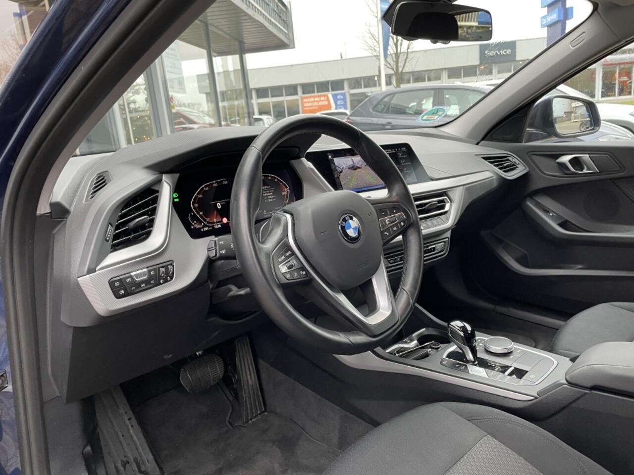 BMW 1-SERIE 118i Introduction Edition | Trekhaak | Camera | Navi