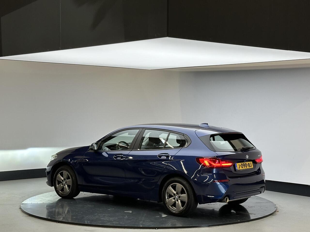 BMW 1-SERIE 118i Executive Edition Automaat| LM velgen | NL Auto