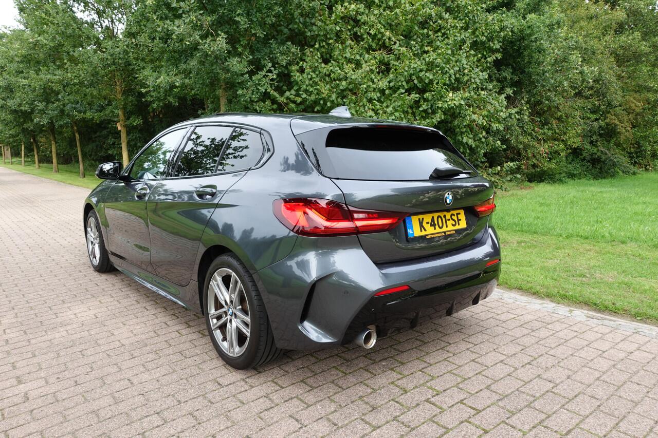 BMW 1-SERIE 118i High Executive M-Sport | Panodak | Stoelverw. | LED | DAB | Camera | BTW |