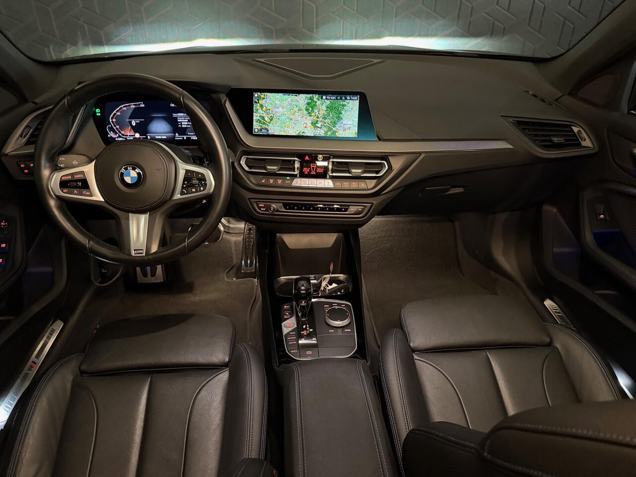 BMW 1-SERIE 120i Business Ed | M-sport | Leder | CarPlay