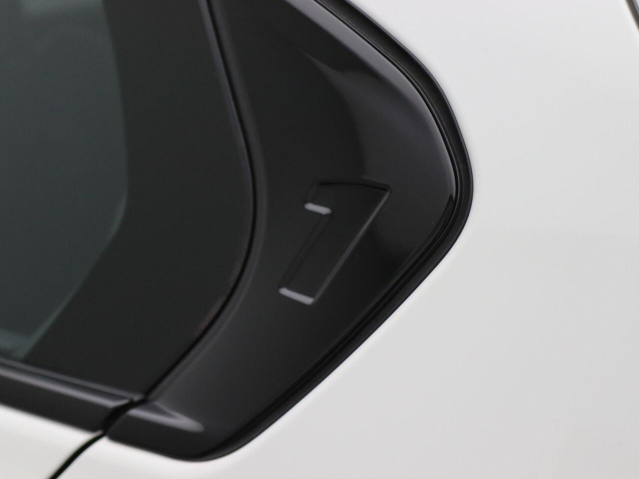 BMW 1-SERIE 120 M Sportpakket | Trekhaak | Adaptief M-onderstel | Elek. Sportstoelen | Parkeerhulpsysteem Plus |19"