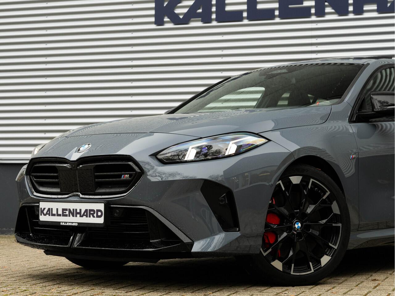 BMW 1-SERIE M135 xDrive M-Sport Pro - Pano - Harman Kardon - Driving Ass Plus