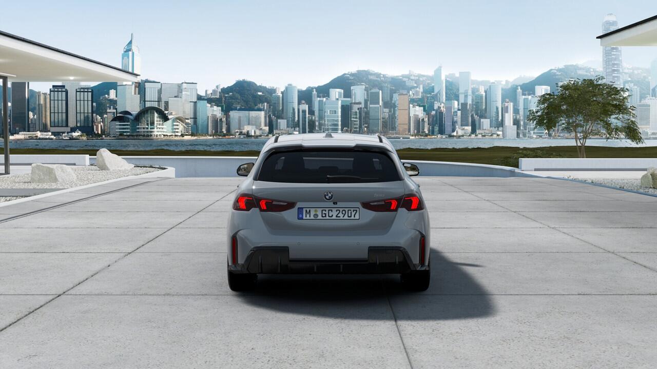 BMW 1-SERIE 120 High Executive M Sport Automaat / Panoramadak / Sportstoelen / M Adaptief onderstel / Comfort Access / Adaptieve LED / Head-Up / Harman-Kardon