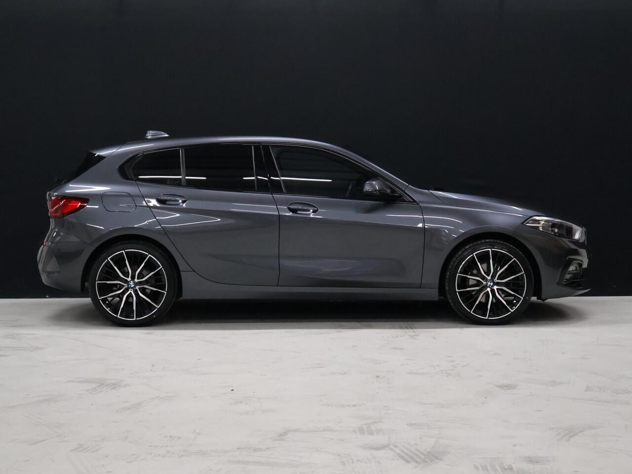 BMW 1-SERIE 118i M Sport [M SPORT, APPLE CARPLAY, ANDROID AUTO, SPORTSTOELEN, CRUISE CONTROL, SPORTSTOELEN, NIEUWSTAAT]