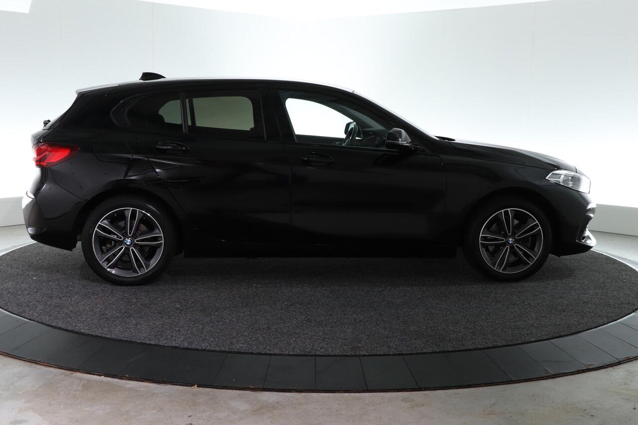BMW 1-SERIE 118i Executive Edition | CAMERA | CARPLAY | CLIMA |