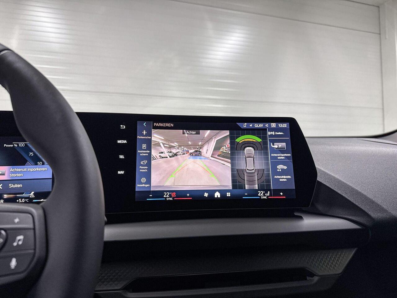 BMW 1-SERIE 120 | M-Sport Design | Driving Assistant | Harman/Kardon