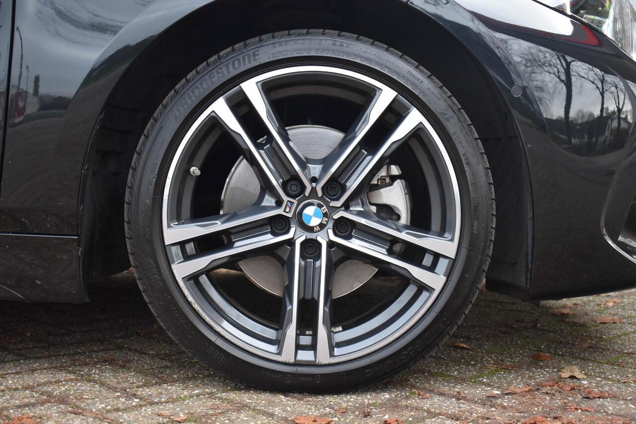 BMW 1-SERIE 118i M-Sport Pano Leder Trekhaak Camera HiFi
