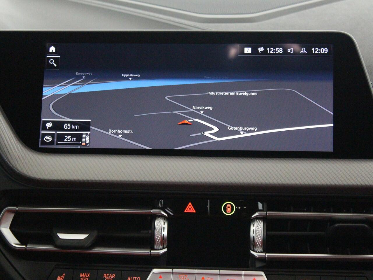 BMW 1-SERIE M135i xDrive High Executive Edition | Leder | H&K | HUD | Camera |*