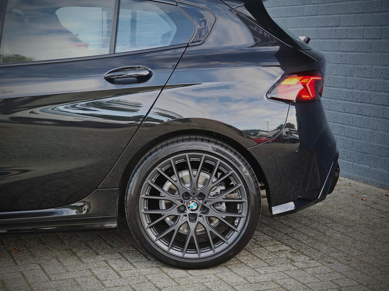 BMW 1-SERIE 120 M Sport Design Edition / 360 CAM. / HUD /