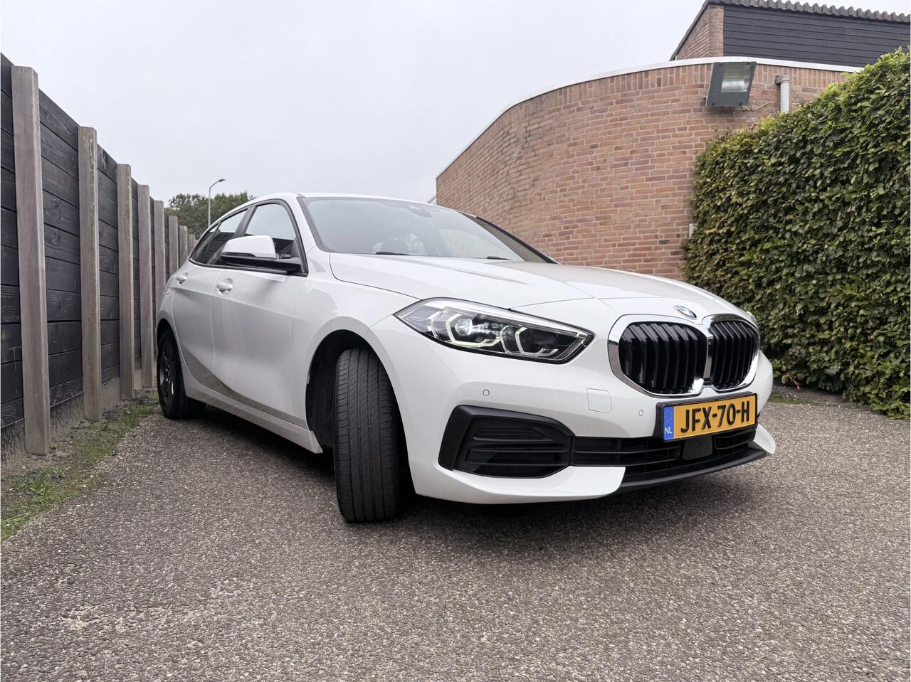 BMW 1-SERIE 118i Business Edition Plus automaat, nieuwstaat, dealer o.h.