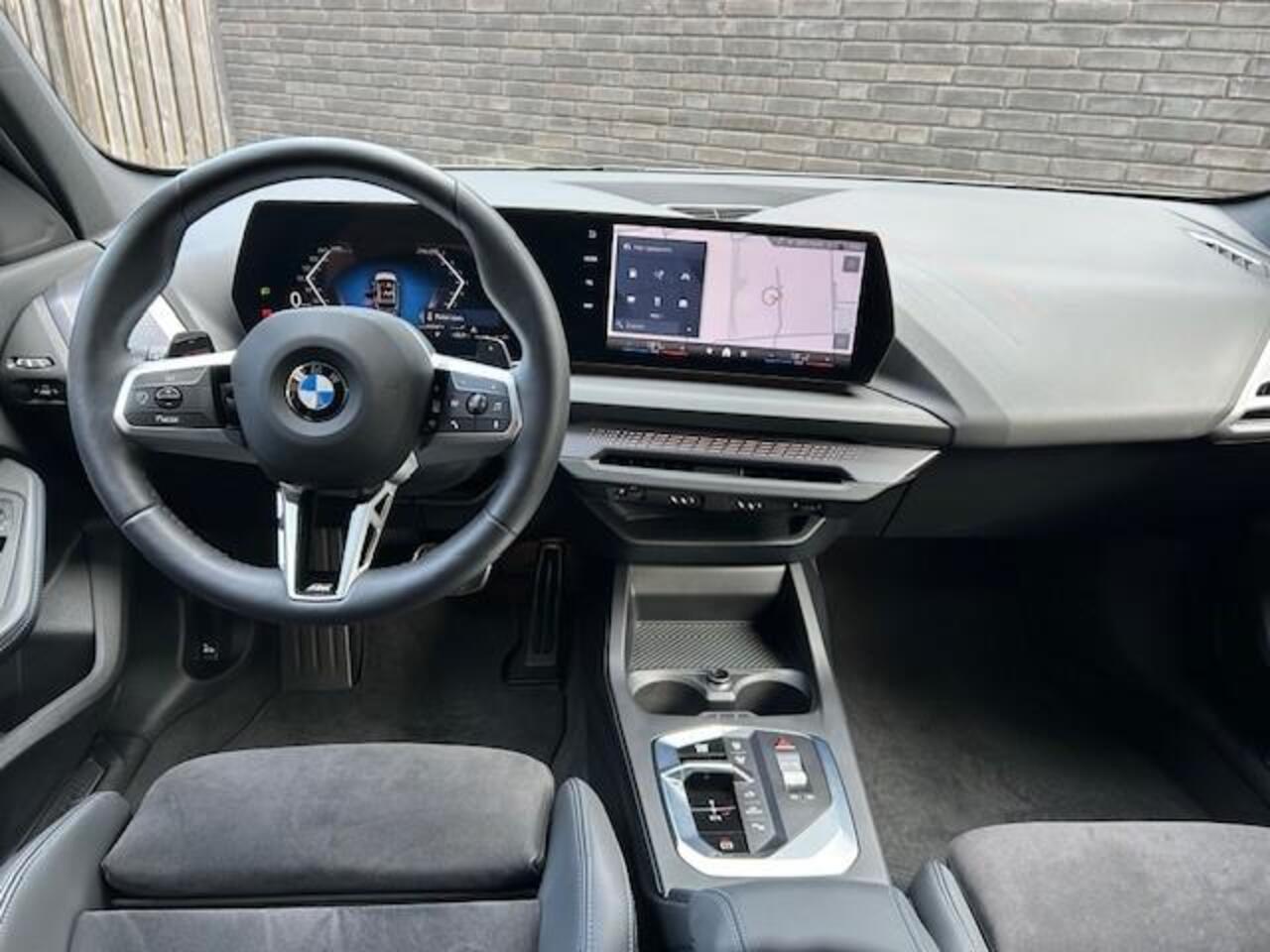 BMW 1-SERIE 120 M-Sport Design Edition l Sfeer Verlichting l Automaat l Apple Carplay