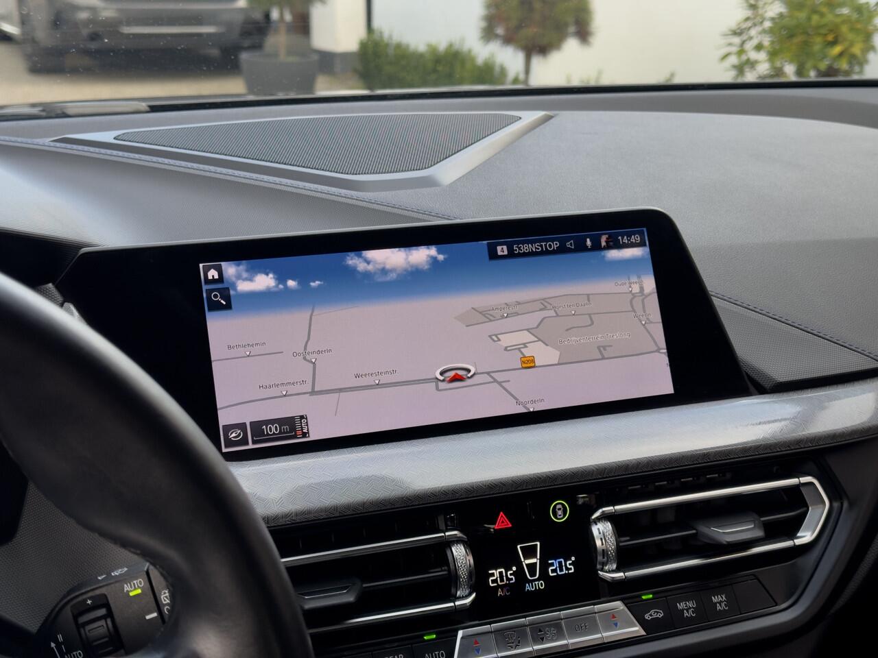 BMW 1-SERIE 118i AUT7 M-SPORT EXECUTIVE EDITION LEDER NAVI CAMERA DIGI-DASH APPLE-CARPLAY LED LMV PDC