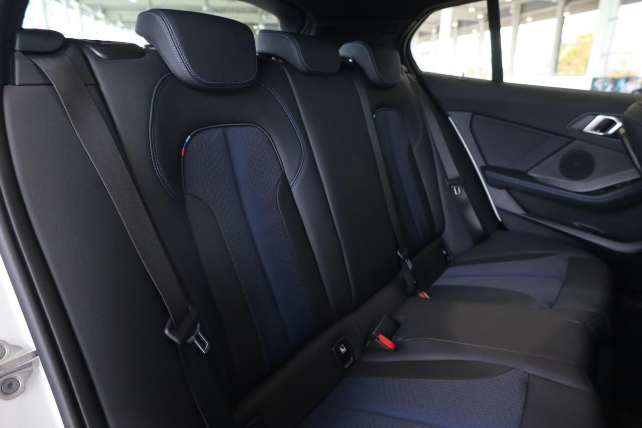 BMW 1-SERIE 118i | M Sportpakket | Premium Pack | Comfort Pack | LED Pack | Parking Assistant