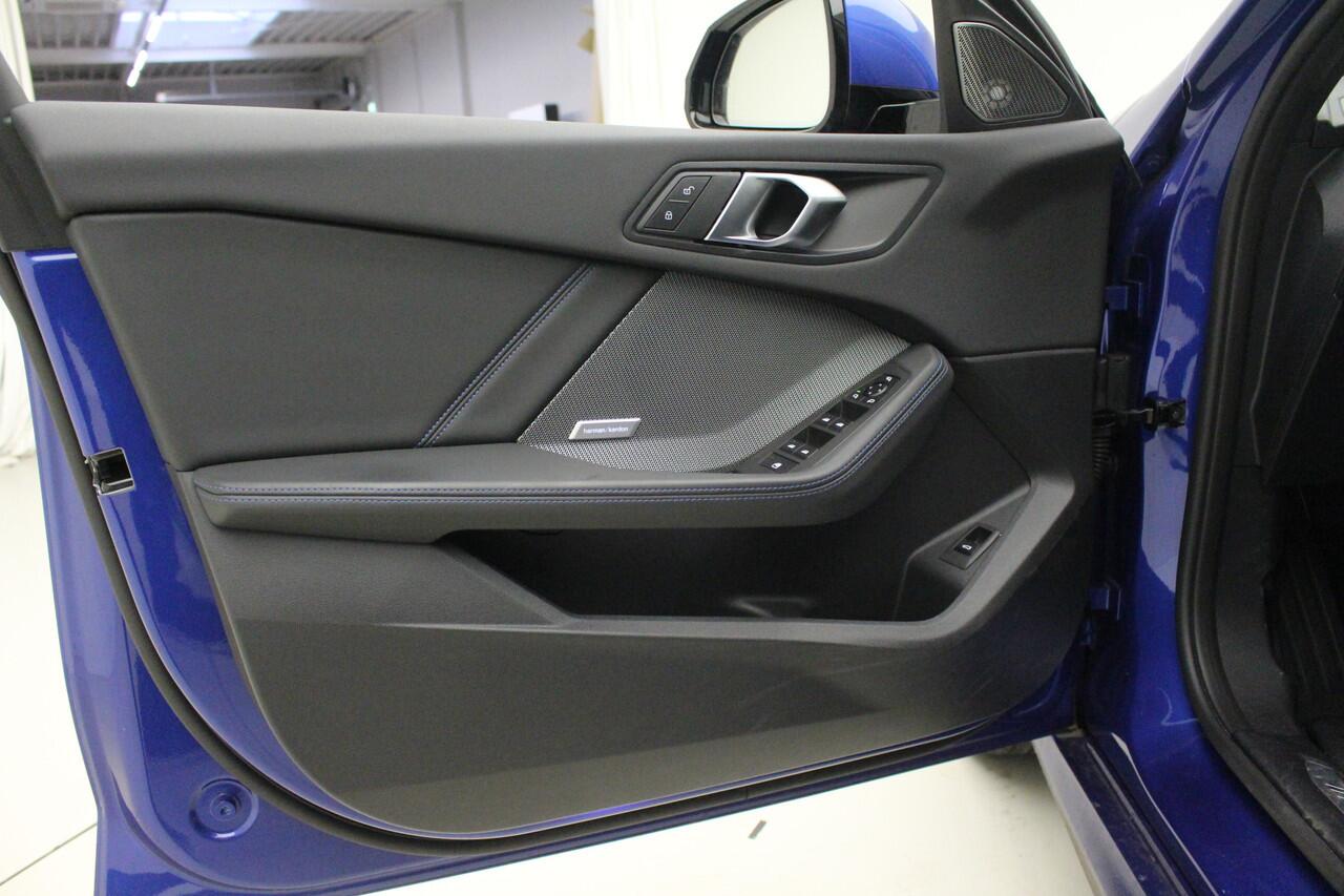 BMW 1-SERIE 120 M-Sport | Panorama | 19" | Harman Kardon | BSI 3 jr - 40.000km