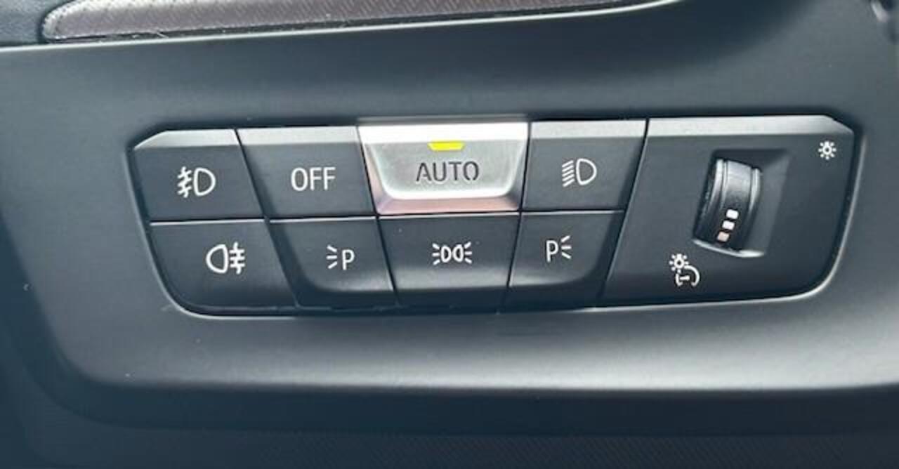 BMW 1-SERIE 118i M-Sport l Panorama l Harman/Kardon l M-sport l Apple Carplay l