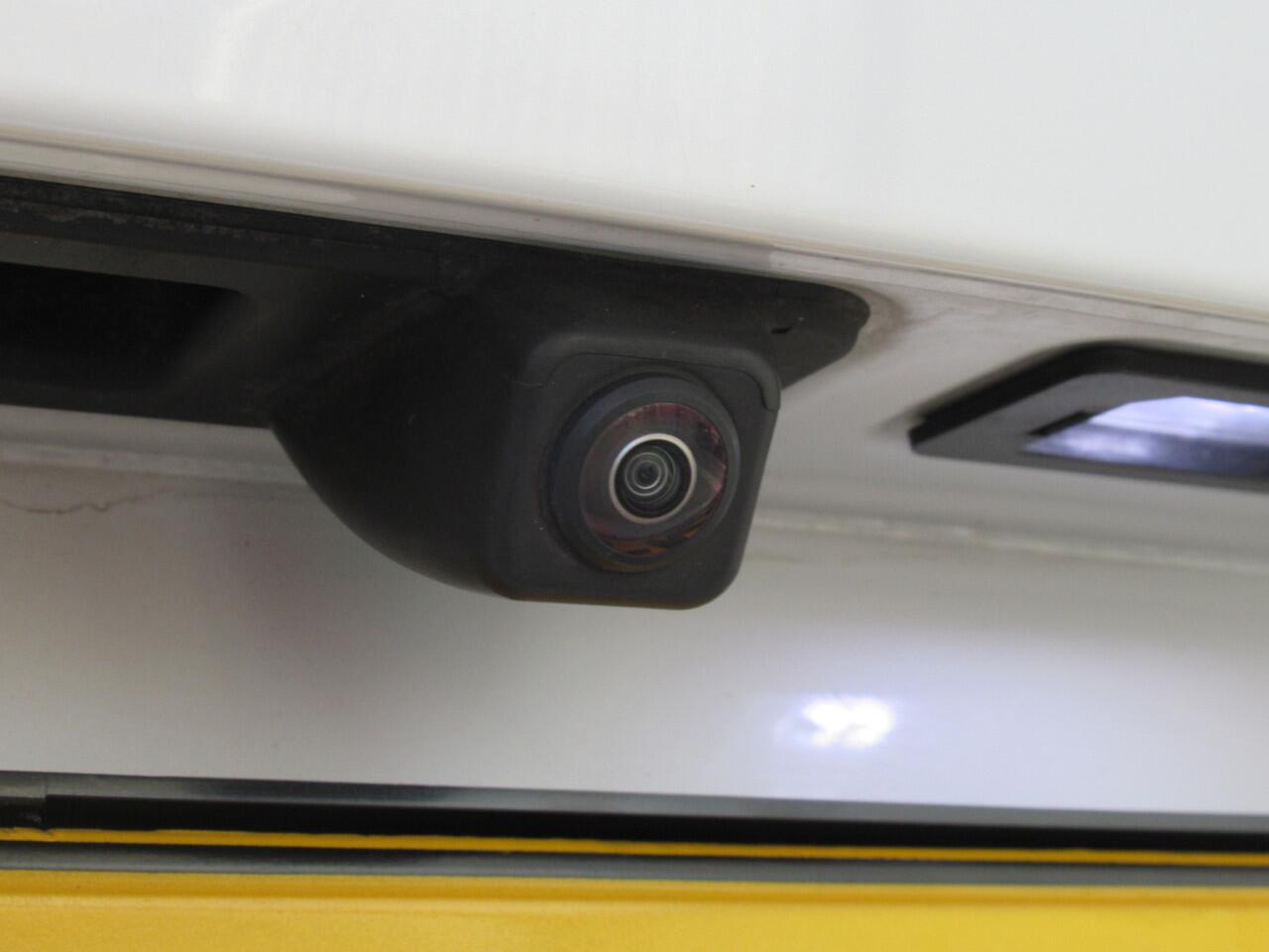 BMW 1-SERIE 118i Executive| Automaat | Climate-Airco | Apple Carplay | Parkeercamera | Incl. BOVAG Garantie | 1ste Eigenaar | DAB+ Radio |