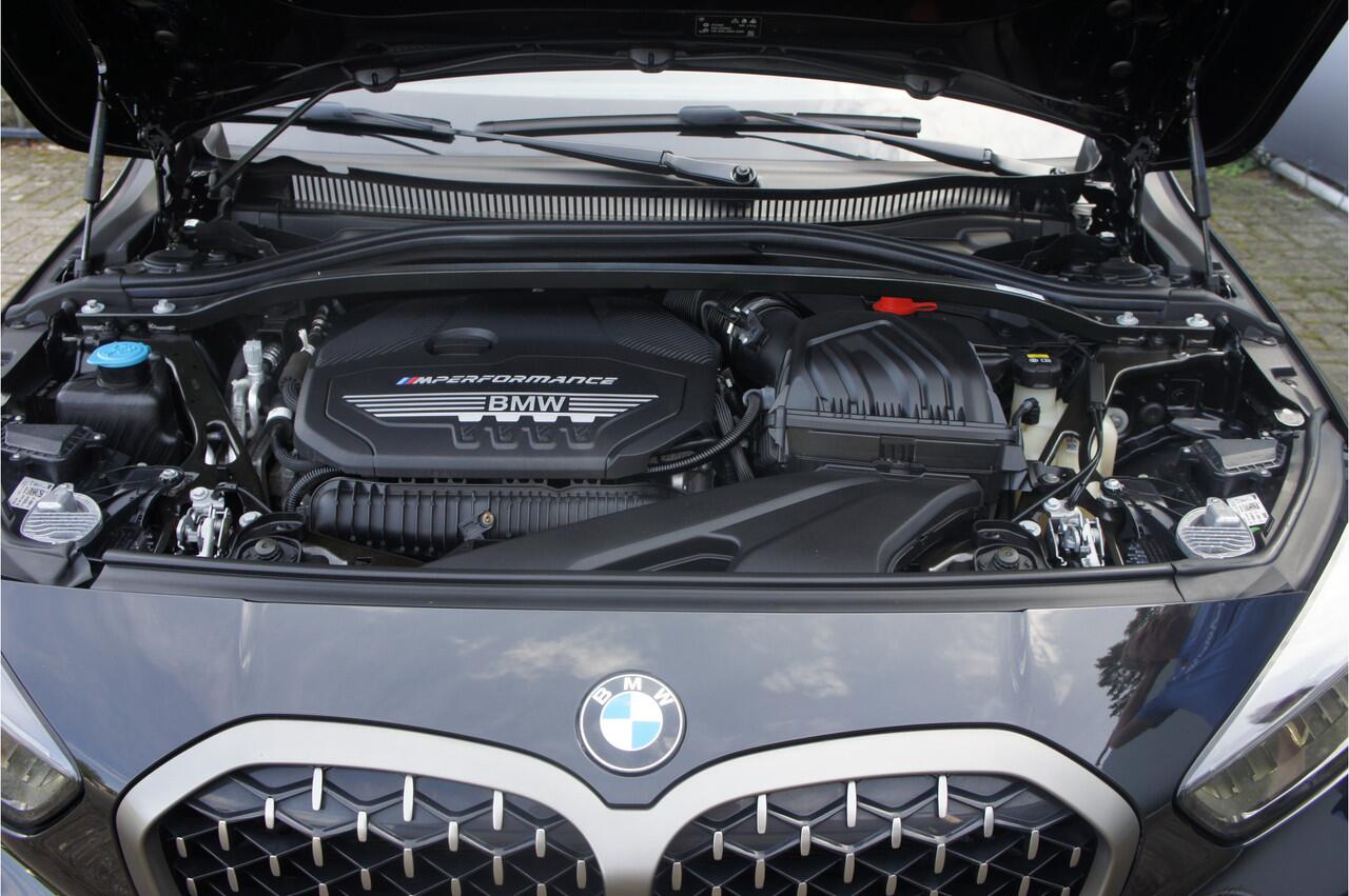 BMW 1-SERIE M135i xDrive High Executive Panoramadak, Head up