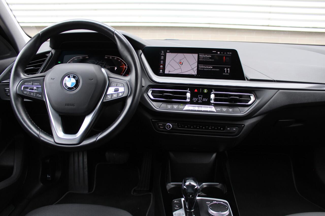 BMW 1-SERIE 118i Executive Edition | Cruise Control | Origin NL | Parkeersensoren | Navigatie
