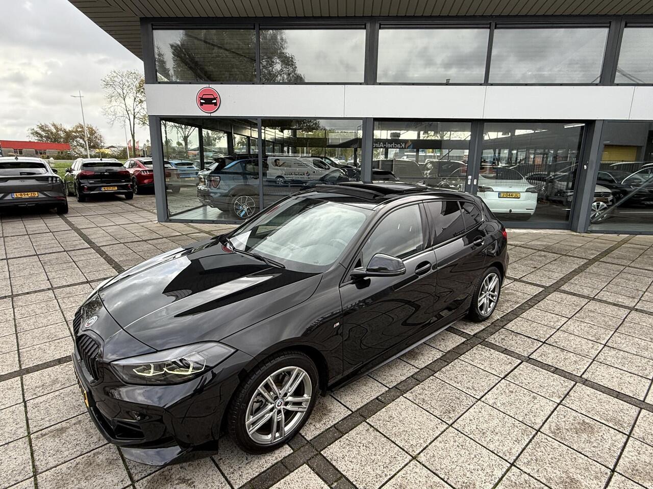BMW 1-SERIE 118i Aut. M-Sport | Panorama | Sportseats | Virtual Live Cockpit | LED |