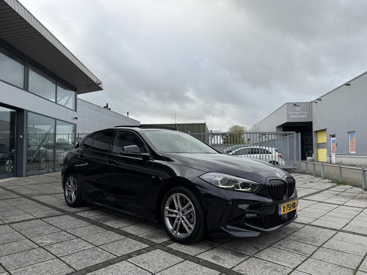 BMW 1-SERIE 118i Aut. M-Sport | Panorama | Sportseats | Virtual Live Cockpit | LED |