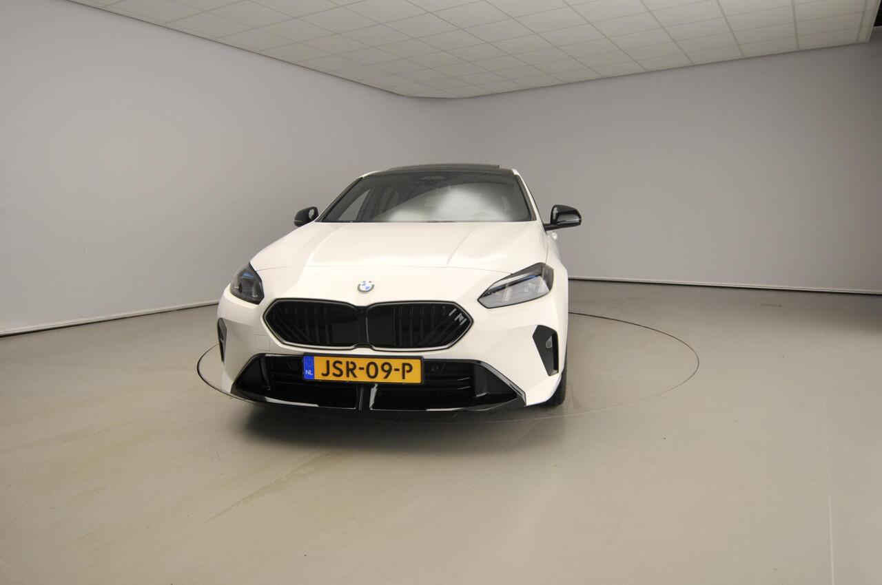 BMW 1-SERIE 5-deurs 120 | M Sportpakket Pro | Equipment Pack Pro