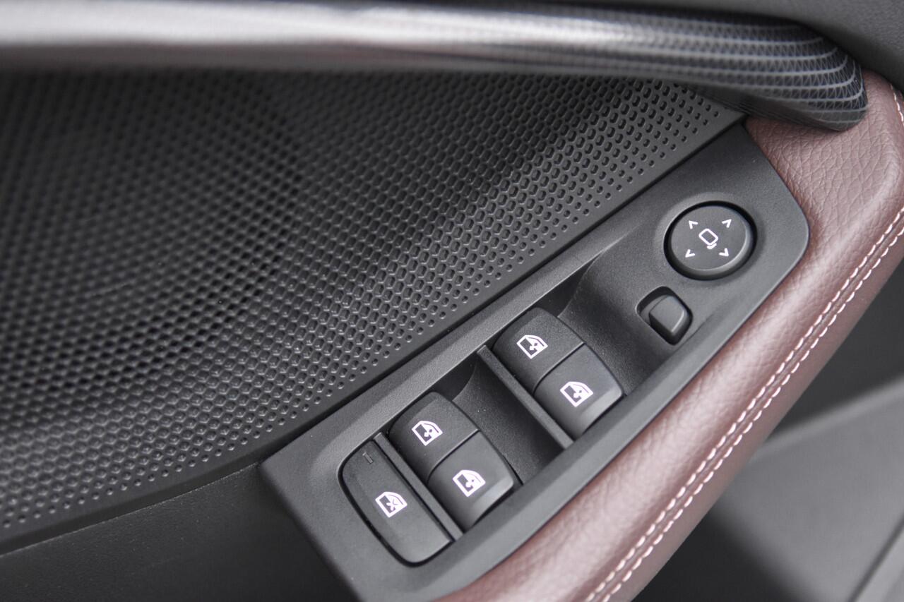 BMW 1-SERIE 118i High Executive Edition * Sportstoelen * Lichtpakket * M-Stuurwiel *