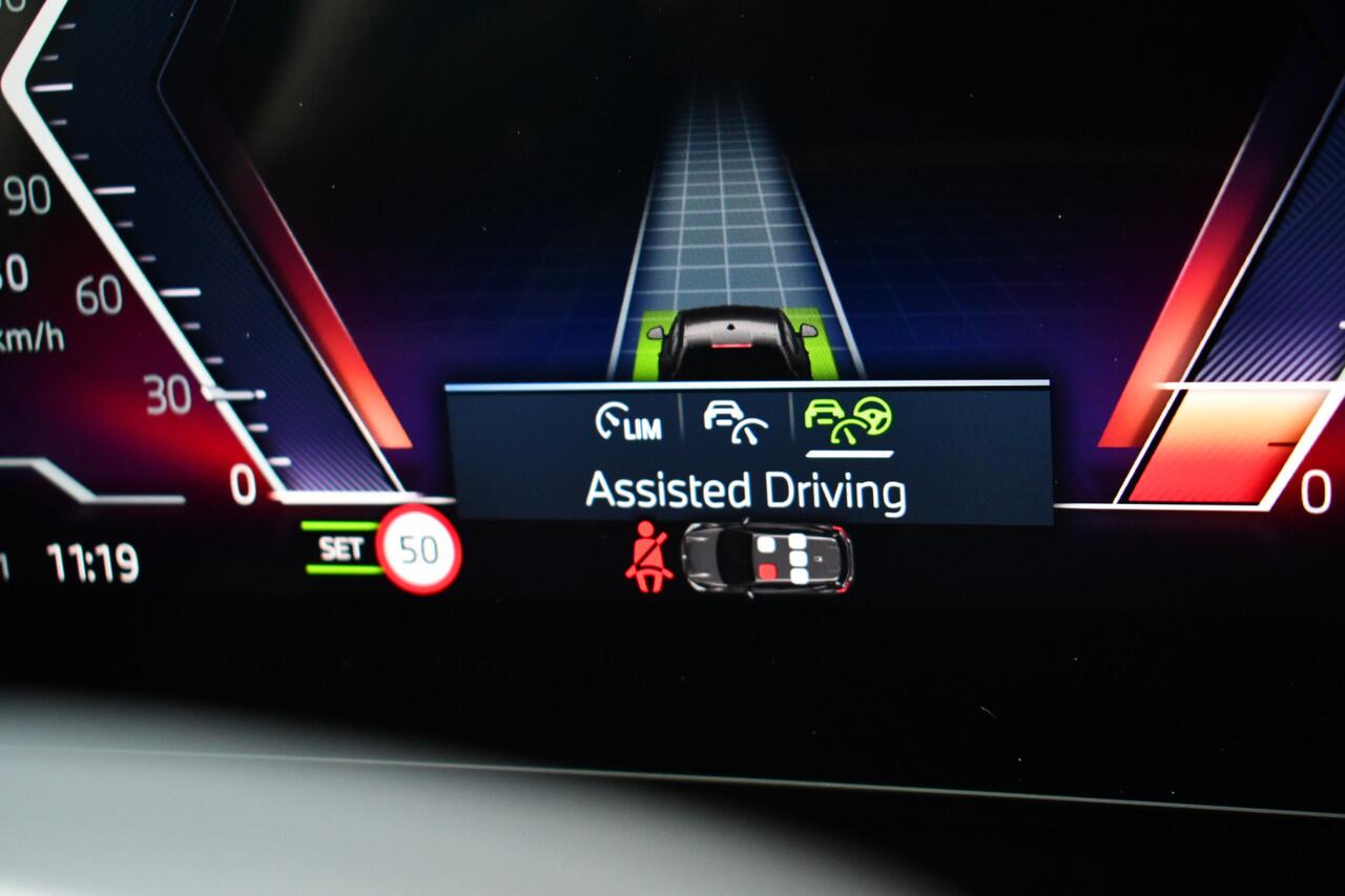 BMW 1-SERIE 120 M-Sport int+ext ACC DA-Plus Camera Shadowline 18inch