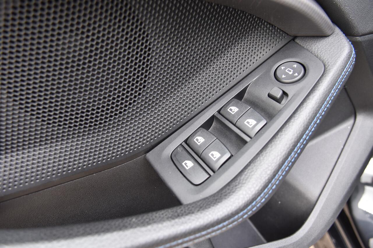 BMW 1-SERIE 118i Business Edition * M-Sportpakket * Hifi * Live Cockpit Professional *