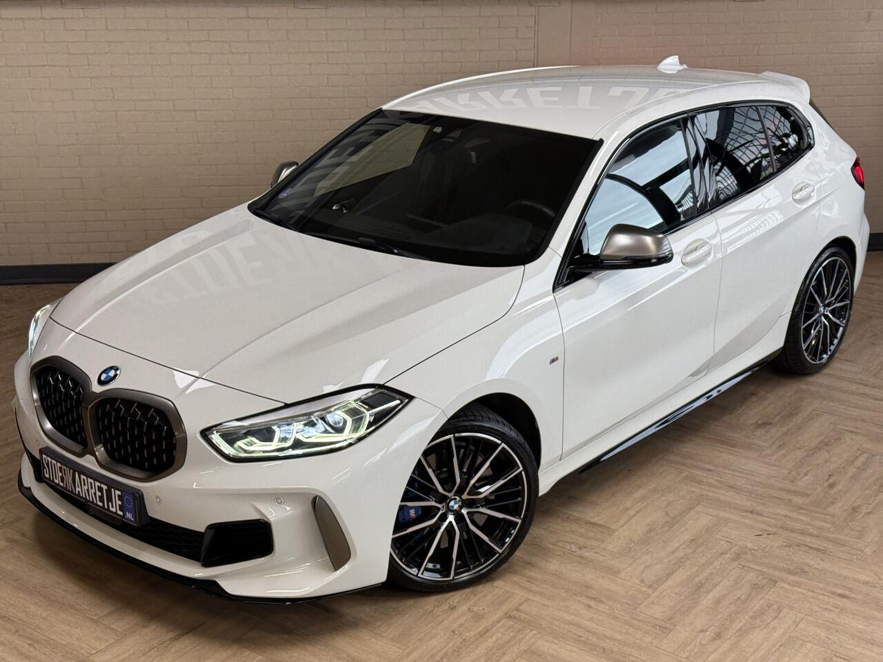 BMW 1-SERIE M135i xDrive High Executive Navi | 19" | Alcantara | Camera | PDC V+A |