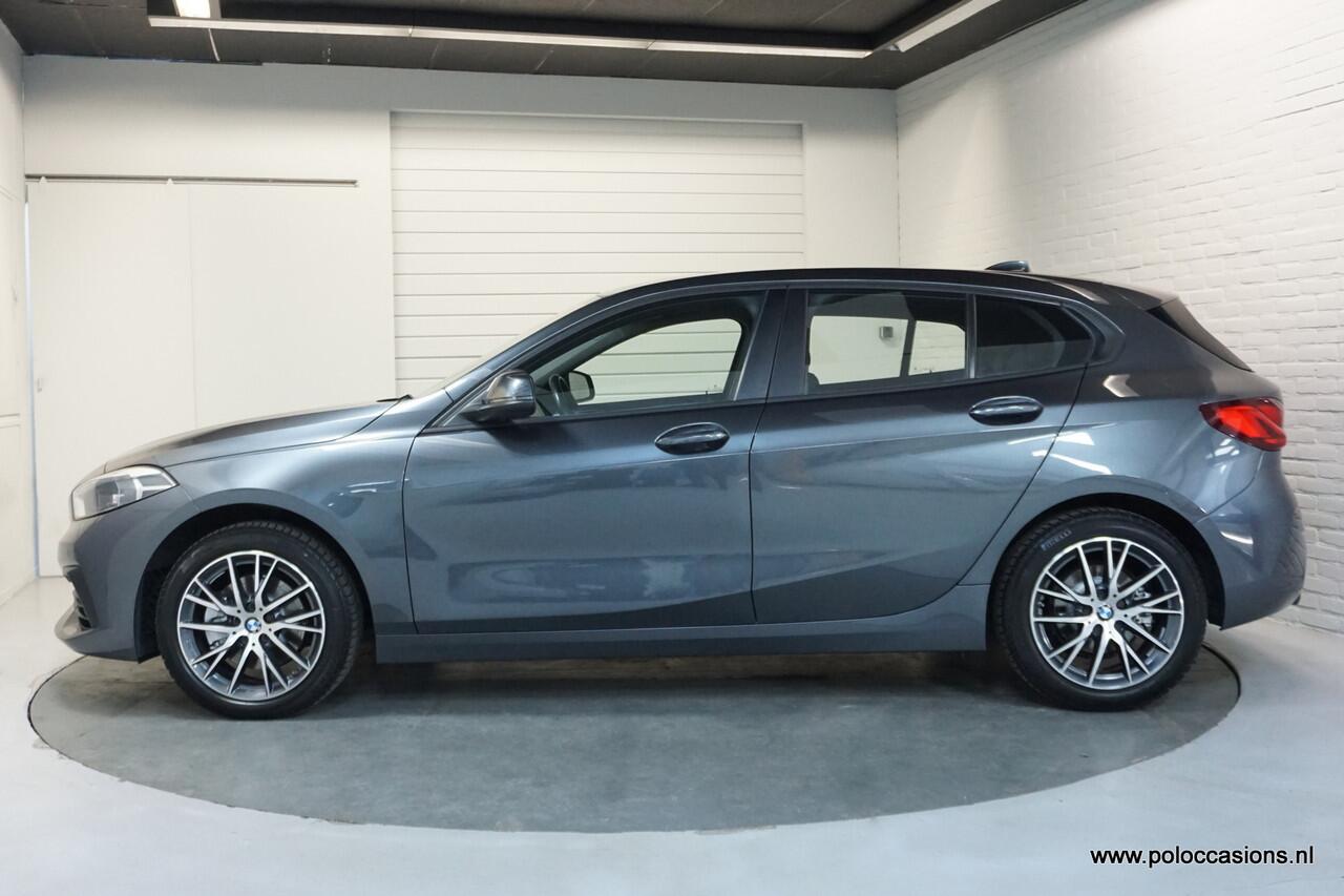 BMW 1-SERIE 118i Exec Automaat | Live Cockpit | Carplay | Sportinter