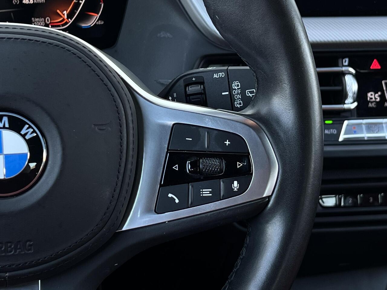 BMW 1-SERIE 118i High Executive Edition | M-Sportpakket | HiFi Sound | 18inch | Stoelverwarming