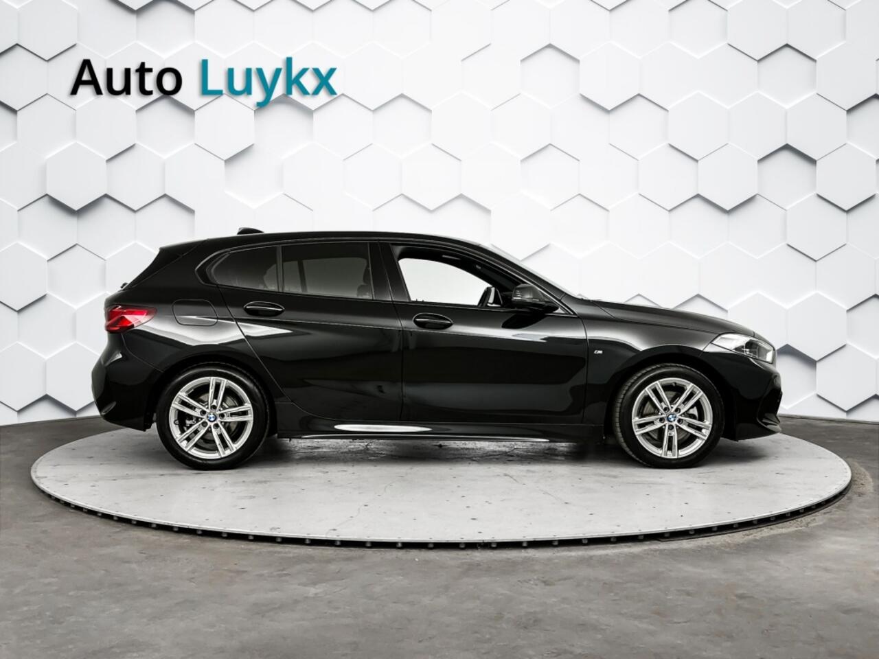 BMW 1-SERIE 118i M-Sport Automaat | Navigatie + Virtual Cockpit | Lederen Bekleding | M-Pakket