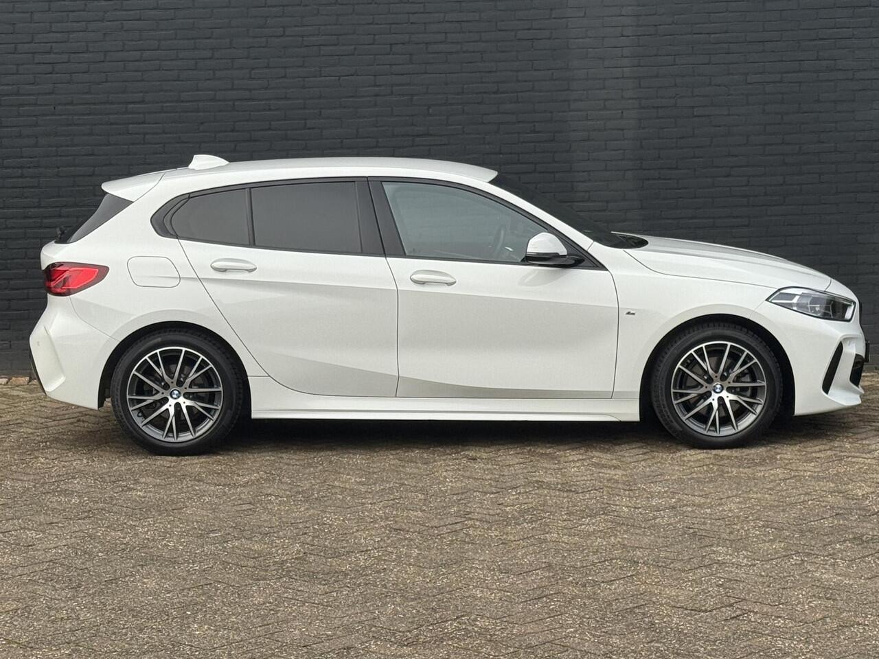 BMW 1-SERIE 118i High Executive M-Sport pakket I INCL. ¤ 850,00 AFL.KOSTEN + BOVAG GARANTIE