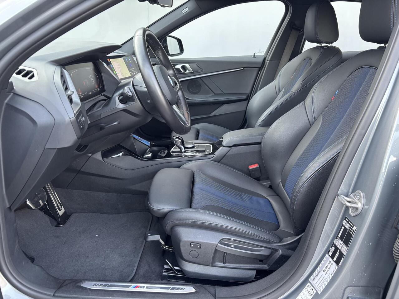 BMW 1-SERIE 118i Automaat / M-SPORT / Pack LED / Fabrieksgarantie tot 06-2026 / Sportstoelen / Trekgewicht 1300 Kg / Cruise control / Stoelverwarming / Apple Carplay Android Auto / Climate control / Keyless Entry/Start /