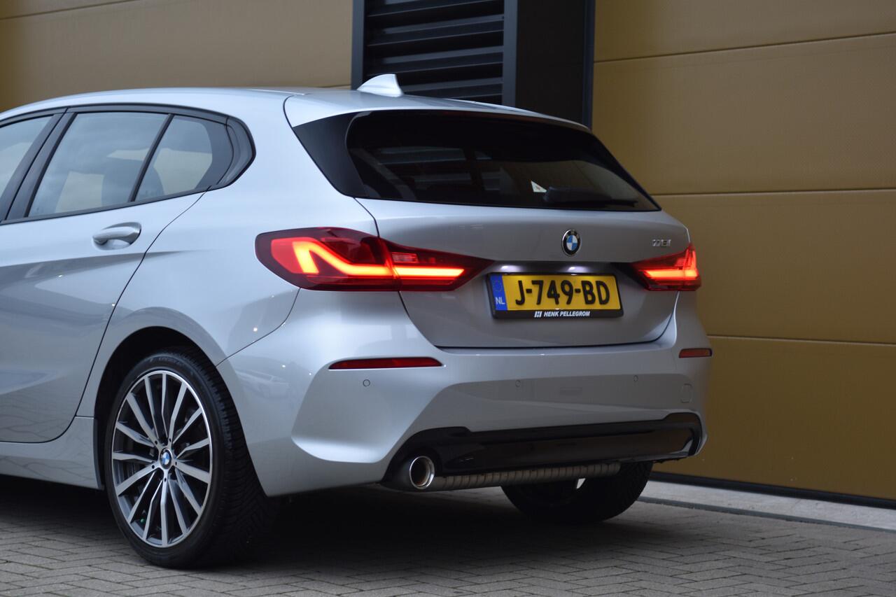 BMW 1-SERIE 118i High Executive Edition * Sportstoelen * Lichtpakket * M-Stuurwiel *