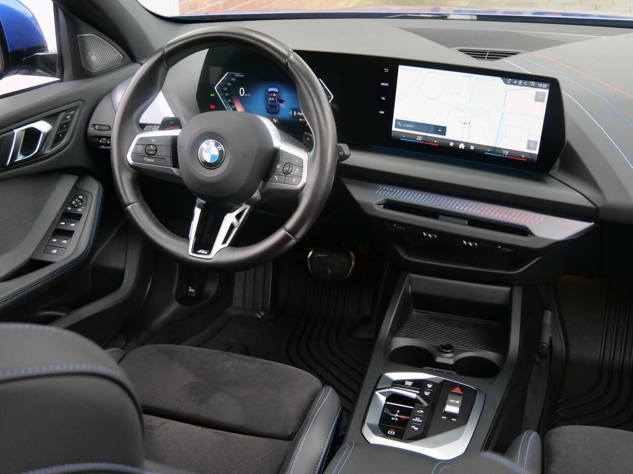 BMW 1-SERIE 120 156 Pk Automaat M-Sportpakket Navi / DAB / Schuifdak / Apple carplay