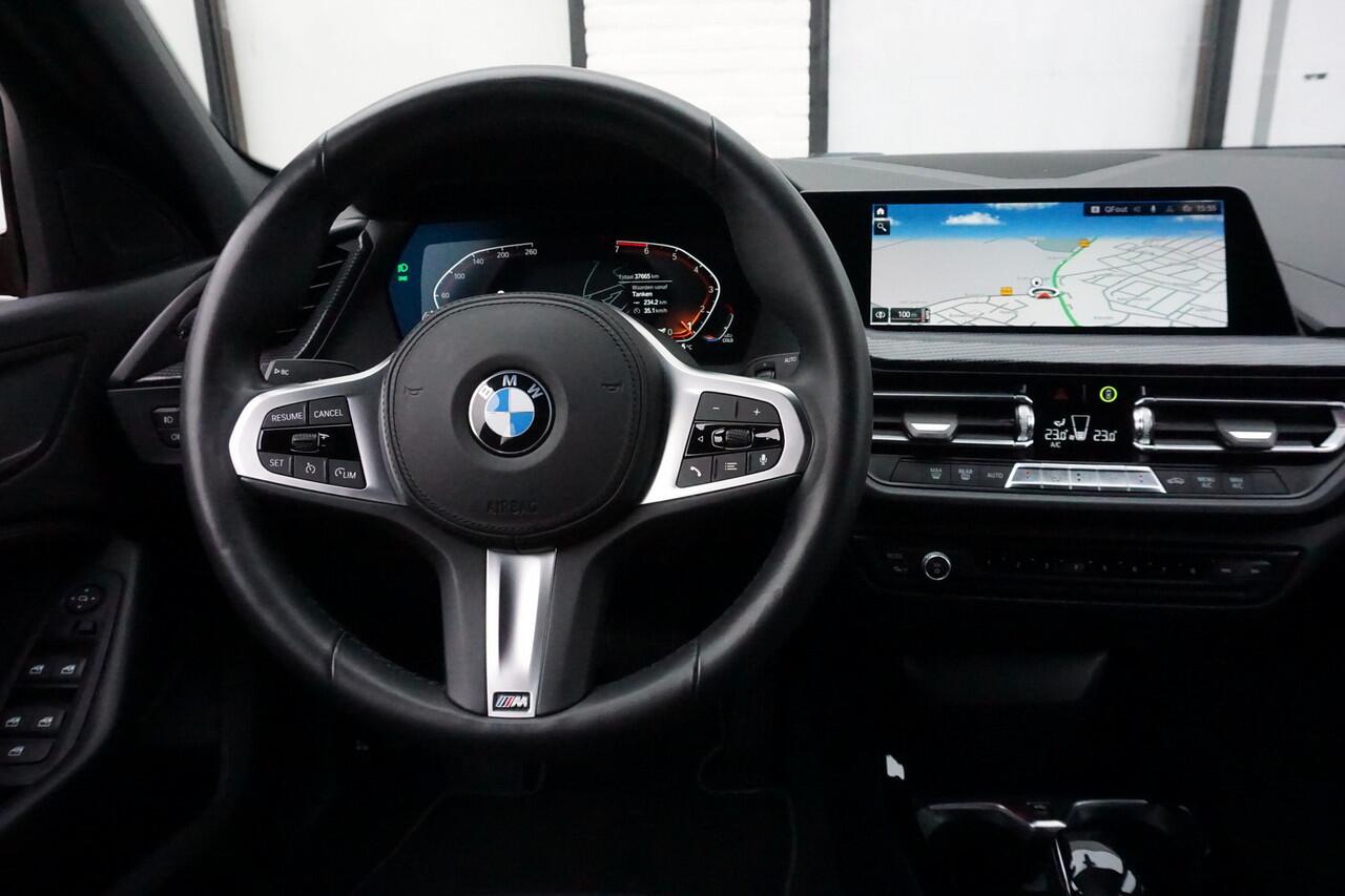 BMW 1-SERIE 118i SPORTLINE | Apple Carplay | Half Leder | Live Cockpit