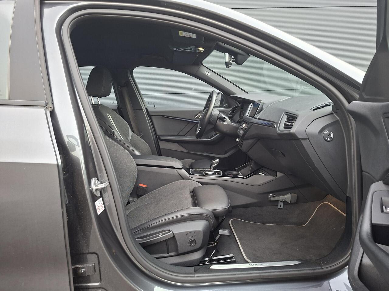 BMW 1-SERIE 118i Business Edition | Sportline | Comfort Pack | LED | Carplay