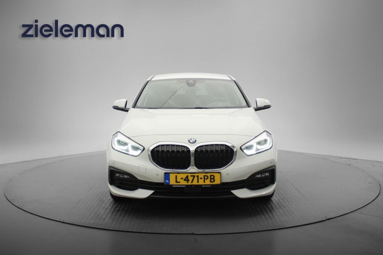 BMW 1-SERIE 118i Business Edition - Carplay, Digitaal Cockpit, Trekhaak